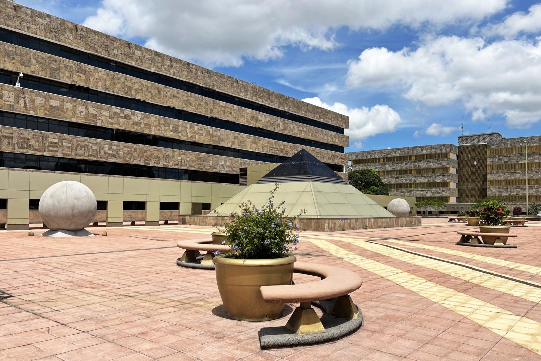 patio de los tribunales costa rica